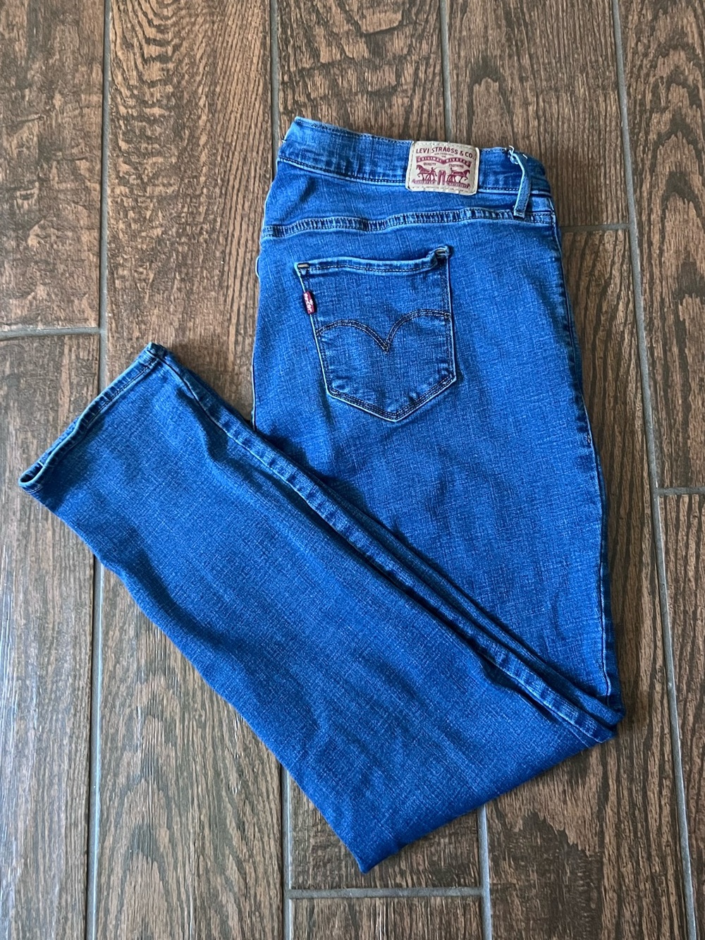 Levi's 311 shaping Skinny Medium Wash Skinny Jeans 18W